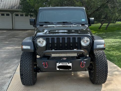 Used 2018 Jeep Wrangler Unlimited Sport S AWD/4WD image 2