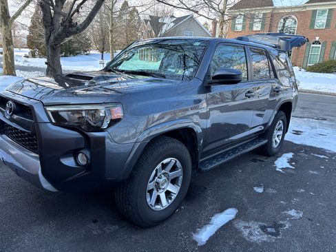 Used 2016 Toyota 4Runner 4WD image 10