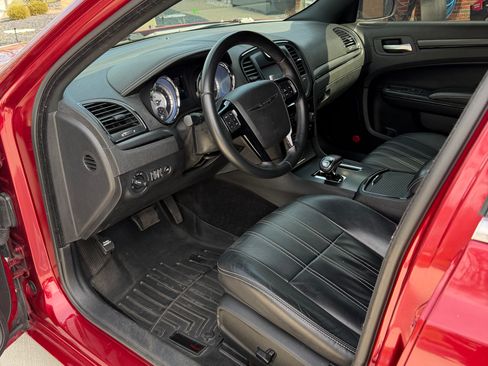 Used 2014 Chrysler 300 S image 6