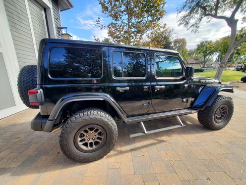 Used 2023 Jeep Wrangler Unlimited Rubicon 392 image 16