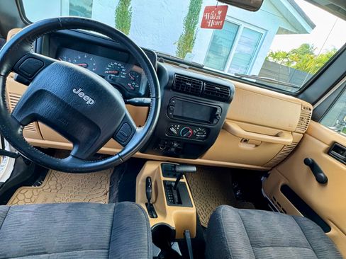 Used 2004 Jeep Wrangler 4WD w/ 30" Tire & Wheel Group image 10