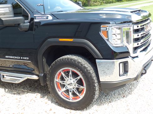 Used 2020 GMC Sierra 2500 SLE w/ SLE Value Package; image 5