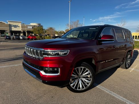 Used 2022 Jeep Grand Wagoneer Series III image 2