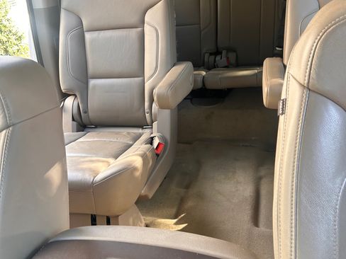 Used 2017 Chevrolet Suburban LT w/ Luxury Package image 23