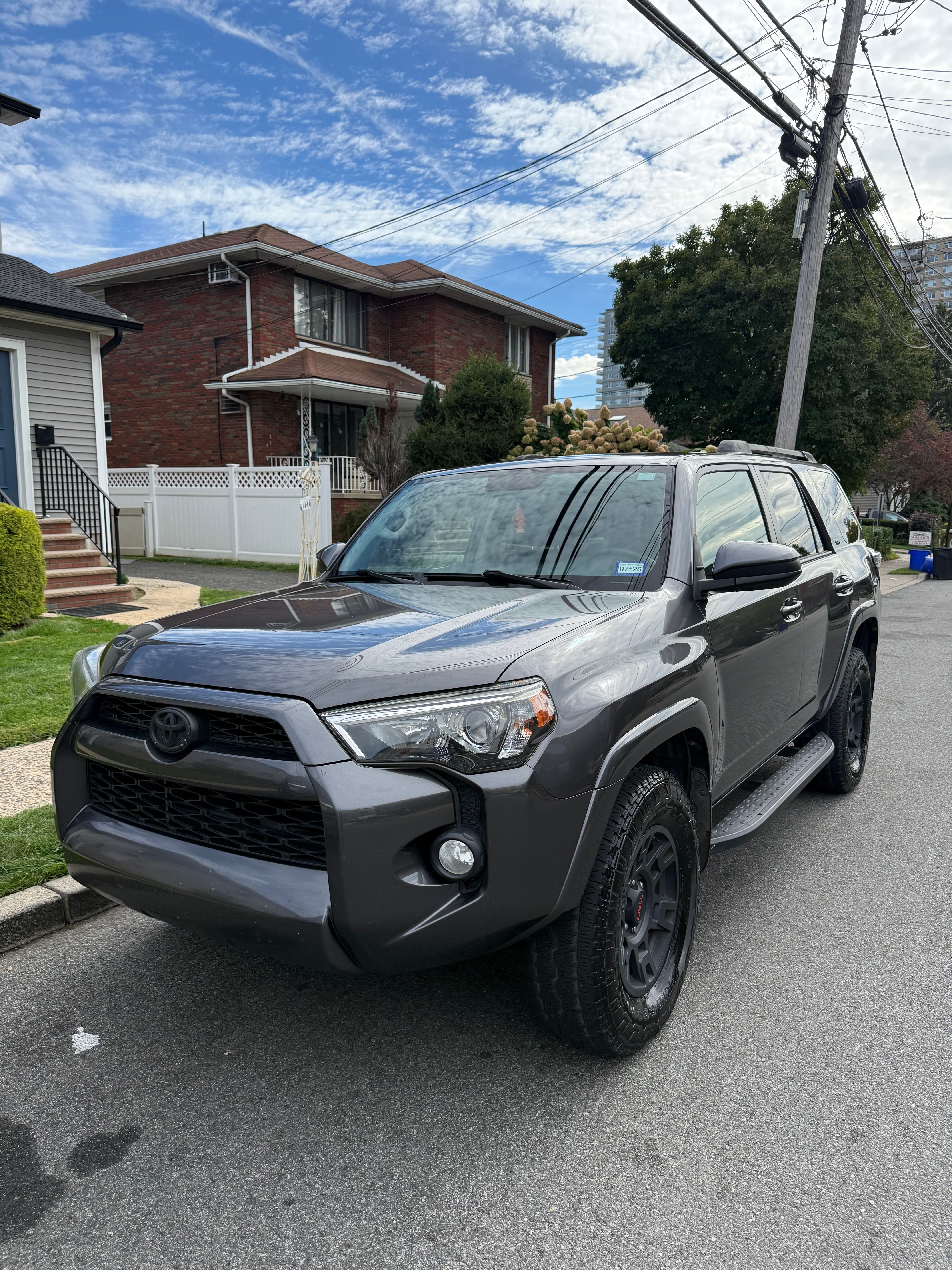Used 2015 Toyota 4Runner SR5 AWD/4WD image 2