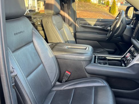 Used 2021 GMC Yukon Denali image 8