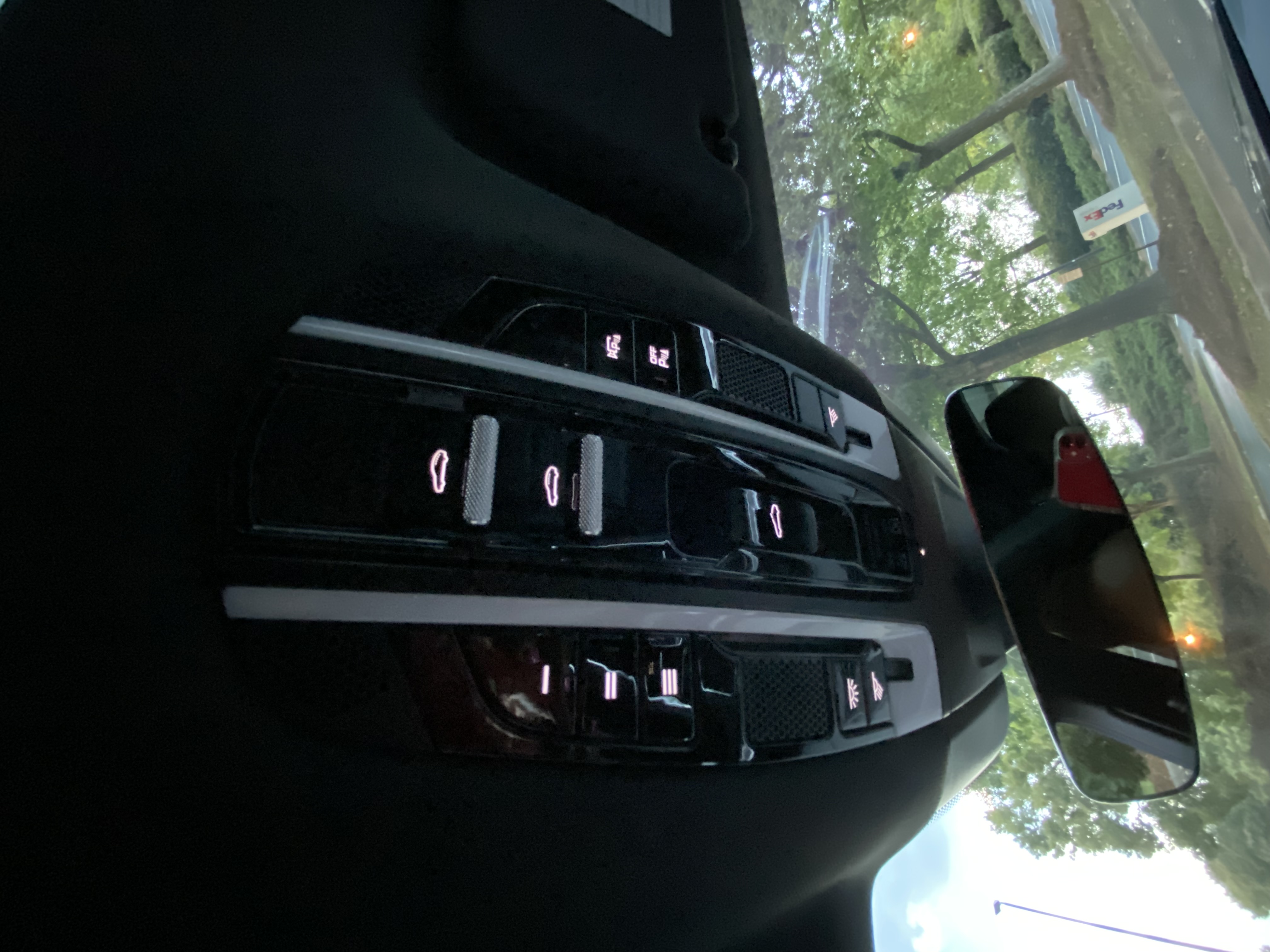 Used 2020 Porsche Panamera image 16