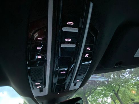 Used 2020 Porsche Panamera image 16