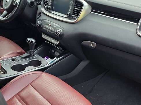 Used 2018 Kia Sorento SX image 19