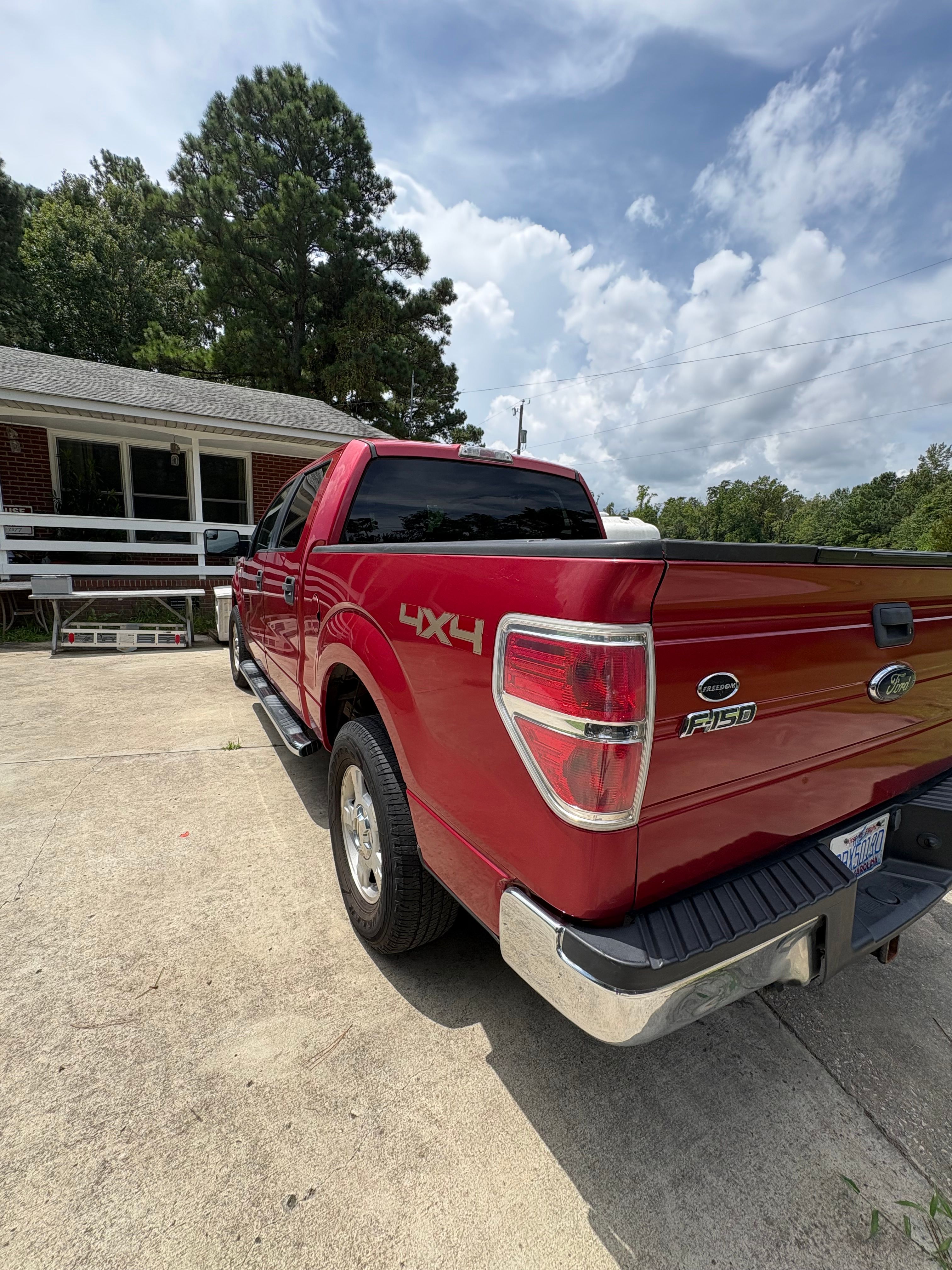 Used 2011 Ford F150 XLT AWD/4WD image 5
