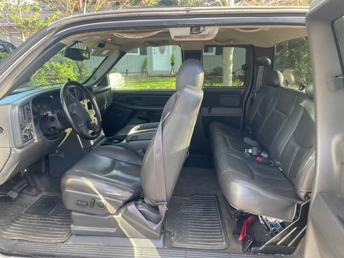 Used 2005 Chevrolet Silverado 1500 4x4 Extended Cab w/ Safe And Sound Package image 4