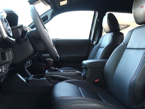 Used 2018 Toyota Tacoma TRD Pro image 12