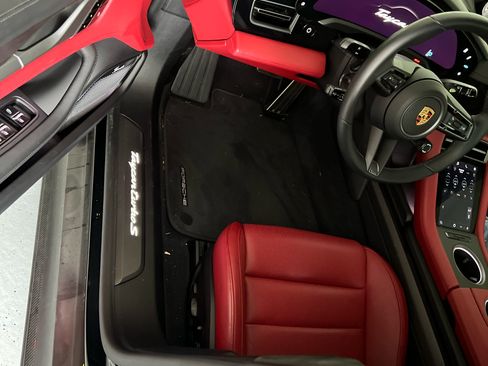 Used 2021 Porsche Taycan Turbo S image 9