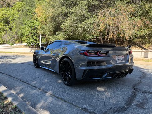 Used 2024 Chevrolet Corvette Z06 w/ Stealth Interior Trim Package image 6