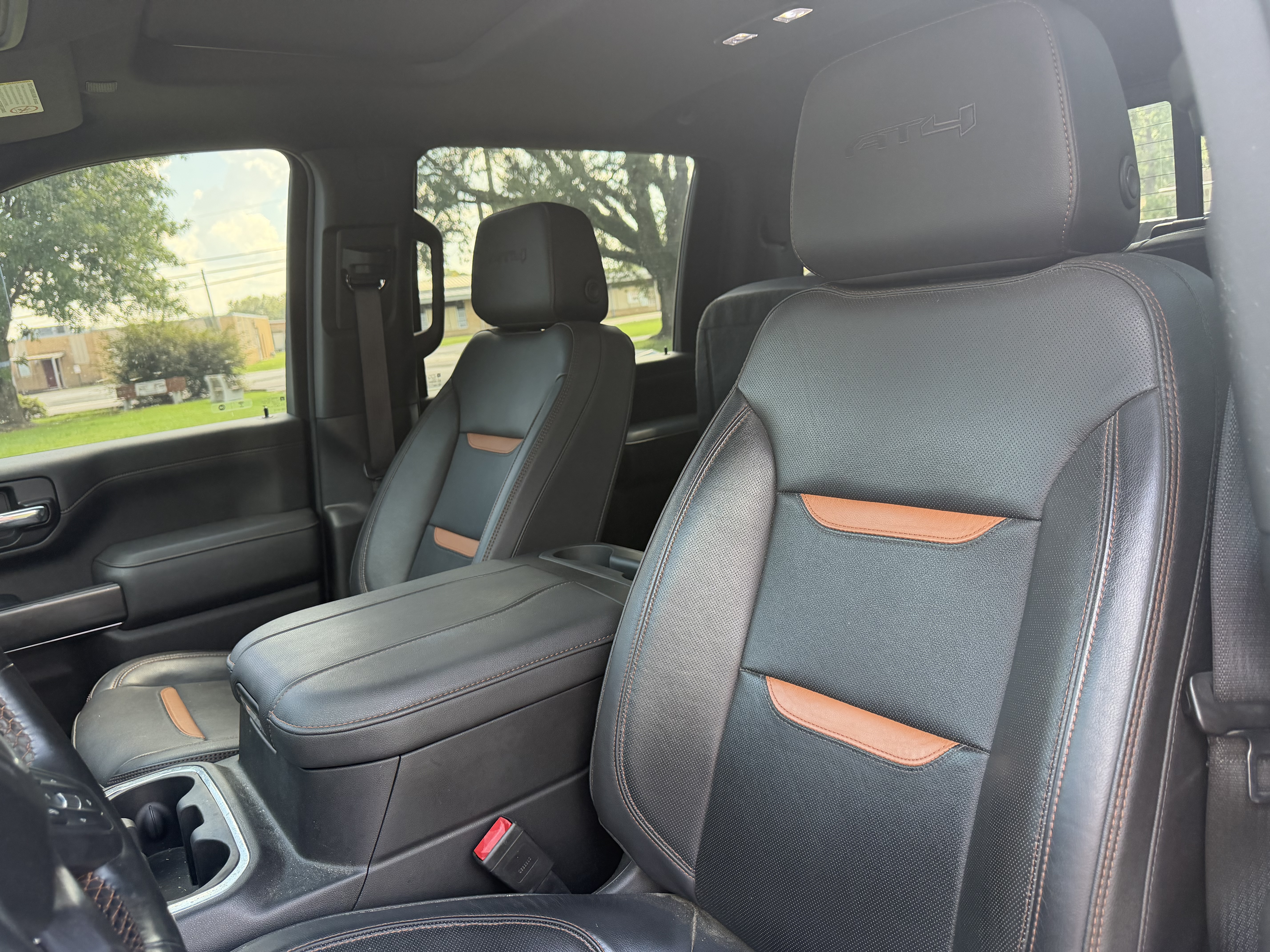 Used 2023 GMC Sierra 3500 AT4 w/ AT4 Premium Plus Package AWD/4WD image 11