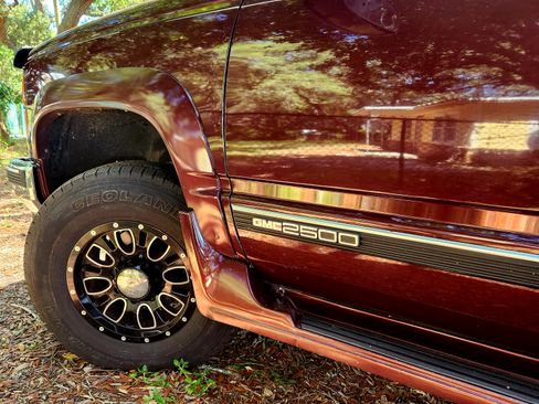 Used 1994 GMC Suburban 2500 image 8