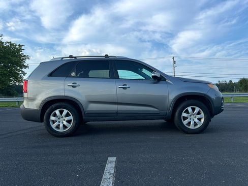 Used 2012 Kia Sorento LX w/ Convenience Pkg FWD image 11