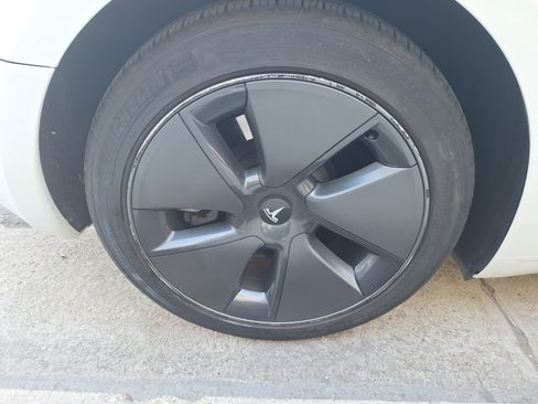 Used 2023 Tesla Model 3 Standard Range image 22