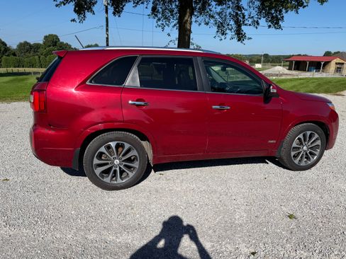 Used 2014 Kia Sorento SX w/ 3rd Row Package AWD/4WD image 2