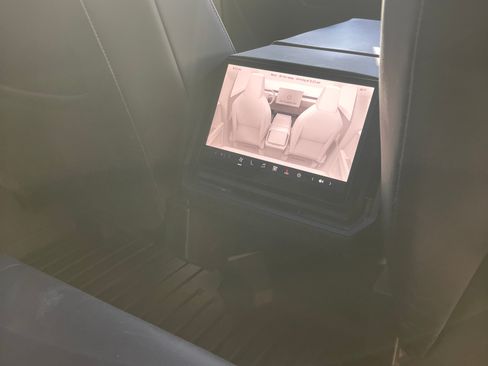 Used 2024 Tesla Cybertruck AWD Crew Cab image 12