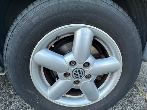 Used 2002 Volkswagen Eurovan MV FWD image 16