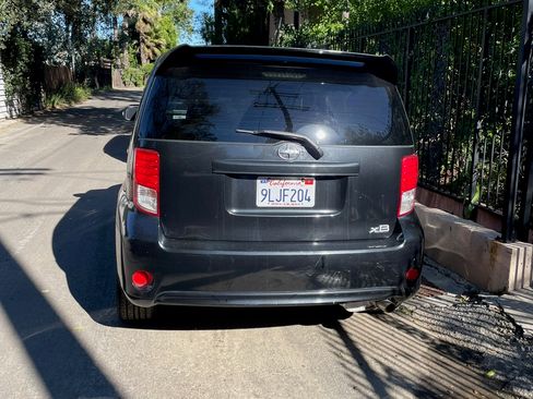 Used 2013 Scion xB image 4