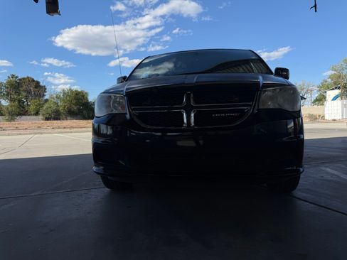 Used 2014 Dodge Grand Caravan SXT image 9