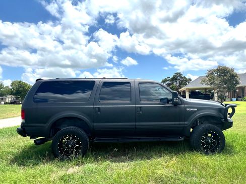 Used 2004 Ford Excursion Limited AWD/4WD image 1
