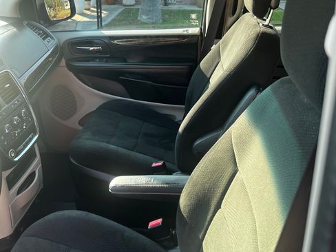 Used 2011 Dodge Grand Caravan Mainstreet w/ PWR Convenience Group image 17