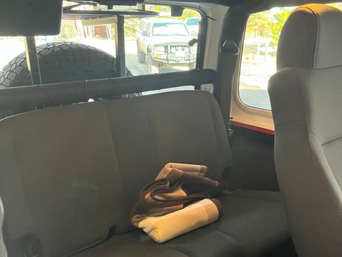 Used 2006 Jeep Wrangler Rubicon w/ Security Group image 25