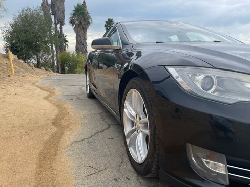 Used 2013 Tesla Model S RWD image 8