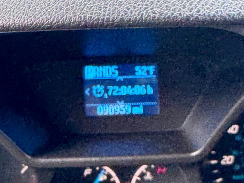 Used 2017 Ford Transit Connect XLT image 9