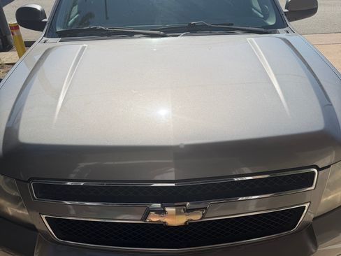 Used 2008 Chevrolet Suburban LT RWD image 2