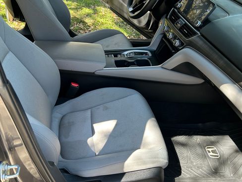 Used 2018 Honda Accord Hybrid image 16