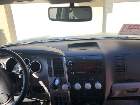 Used 2010 Toyota Tundra 4x4 Double Cab image 9