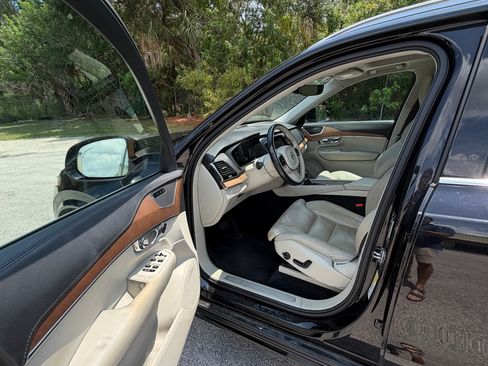 Used 2016 Volvo XC90 T6 Inscription w/ Vision Package AWD/4WD image 23