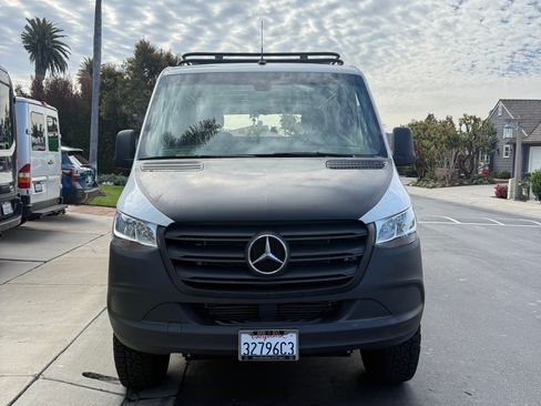 Used 2019 Mercedes-Benz Sprinter 2500 image 4