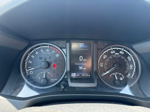 Used 2021 Toyota Tacoma TRD Sport AWD/4WD image 9