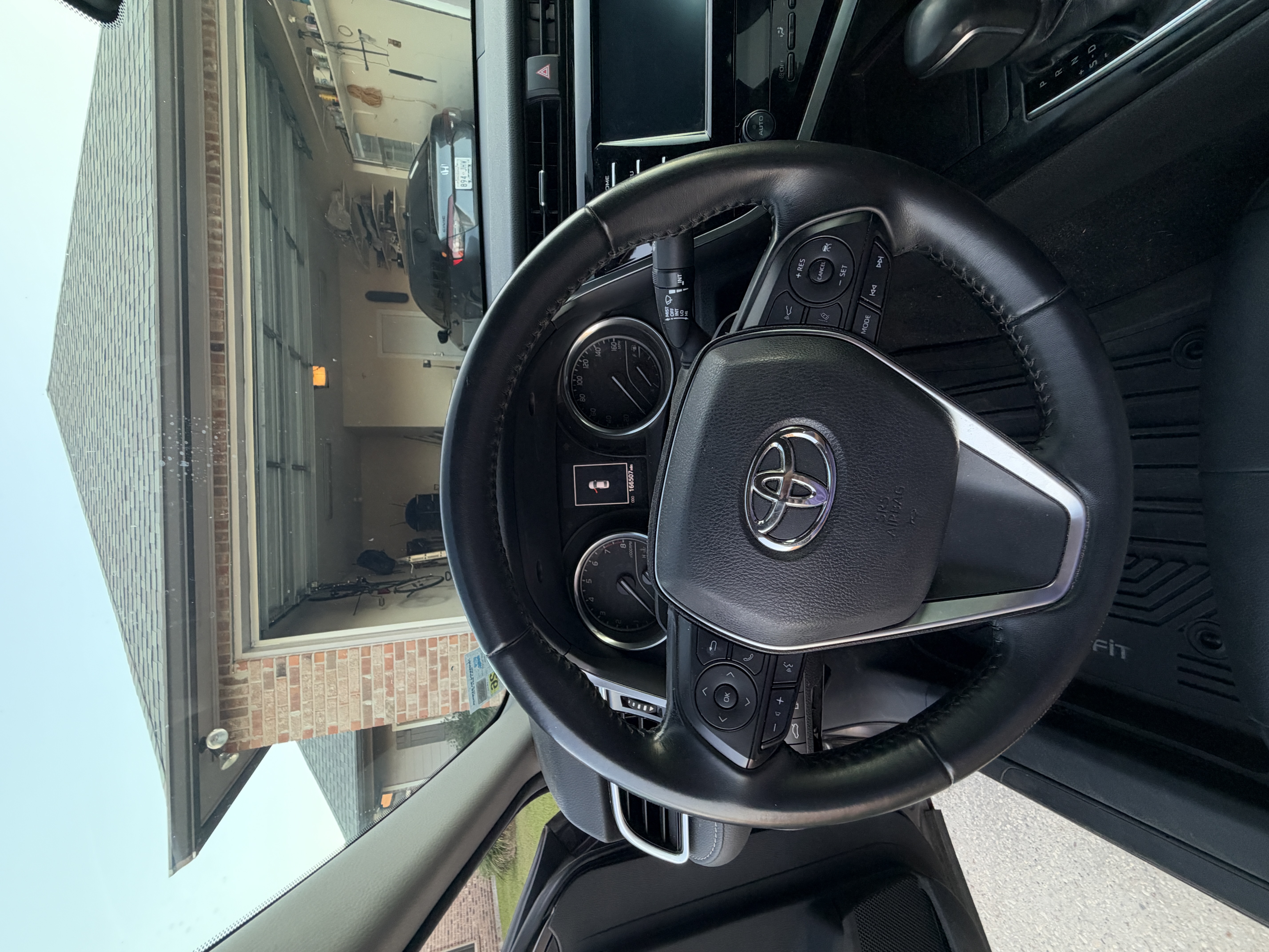 Used 2018 Toyota Camry SE FWD image 4