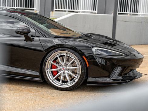 Used 2020 McLaren GT image 31