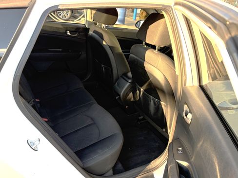 Used 2016 Kia Optima LX w/ LX Convenience Package image 10