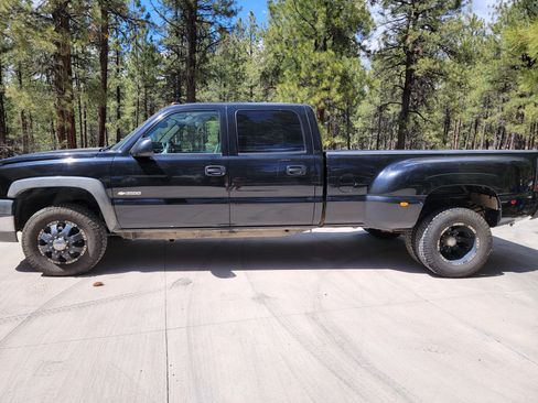 Used 2004 Chevrolet Silverado 3500 LT w/ Skid Plate Package AWD/4WD image 1