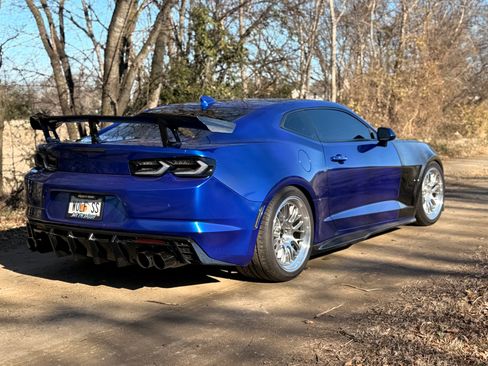 Used 2019 Chevrolet Camaro SS image 8