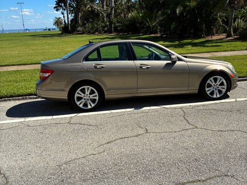 Used 2010 Mercedes-Benz C 300 Sedan image 6
