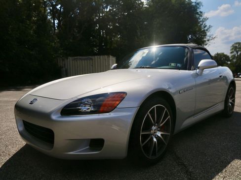 Used 2002 Honda S2000 image 4