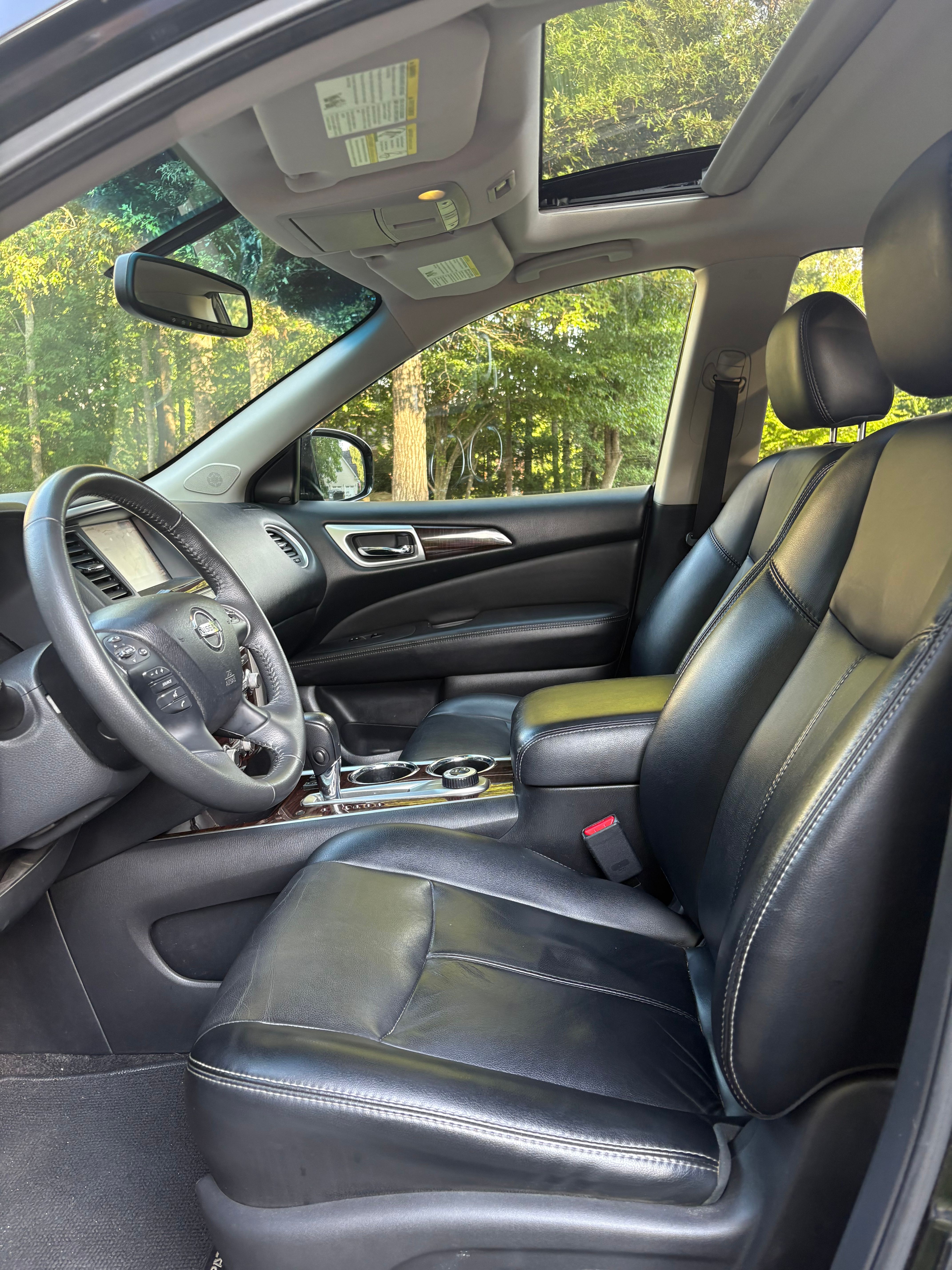 Used 2015 Nissan Pathfinder SL w/ SL Premium Package AWD/4WD image 9