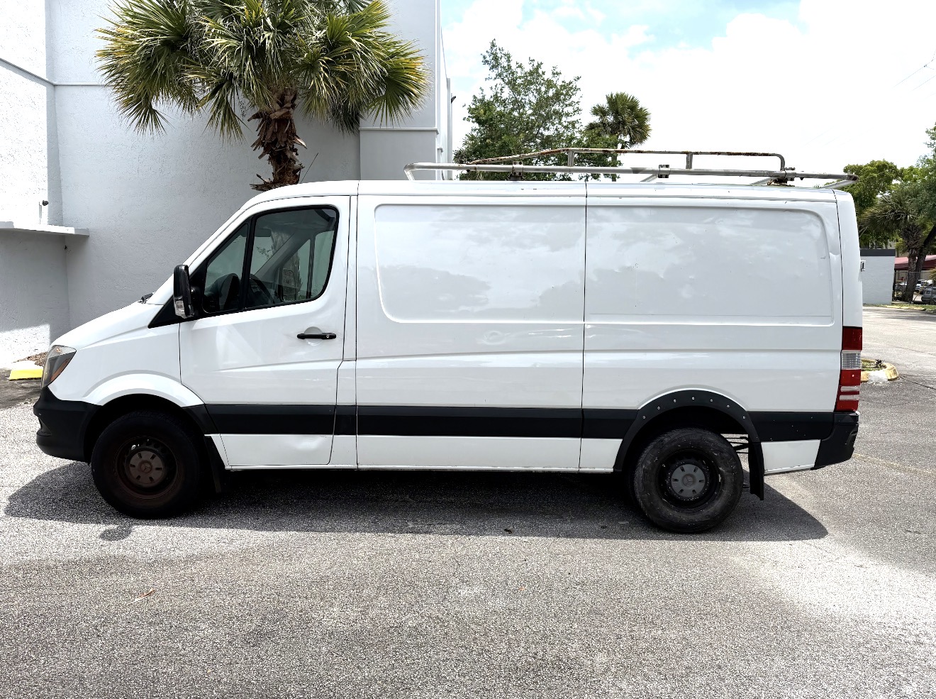 Used 2016 Mercedes-Benz Sprinter 2500 image 16