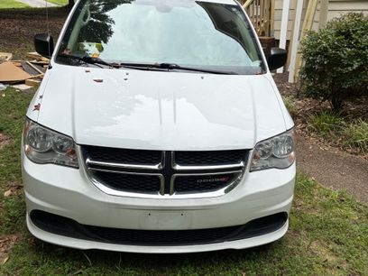 Used 2019 Dodge Grand Caravan SE w/ UConnect Hands-Free Group