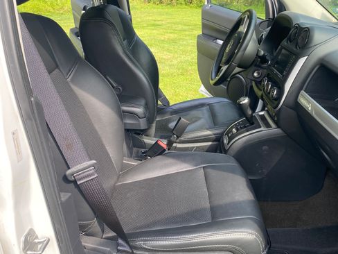 Used 2016 Jeep Compass High Altitude AWD/4WD image 9