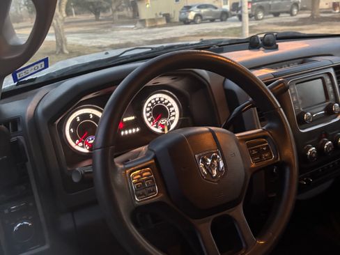 Used 2015 RAM 2500 Tradesman w/ Chrome Appearance Group image 8